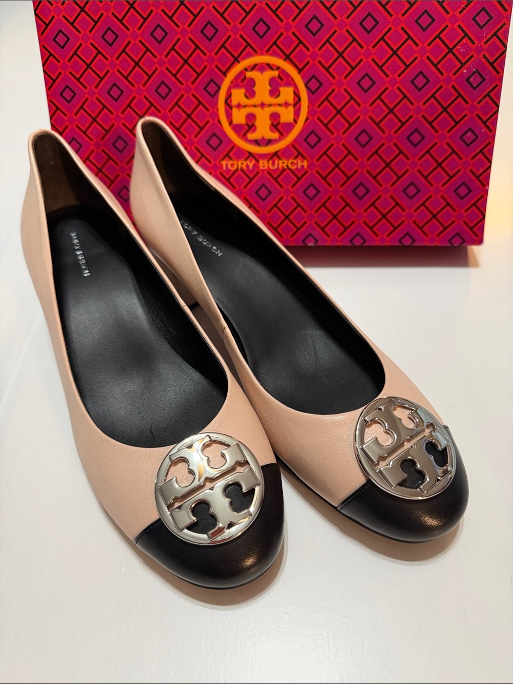 Tory Burch Chelsea Cap-Toe Leather Pumps Rose Silk and Black size 9 NWT